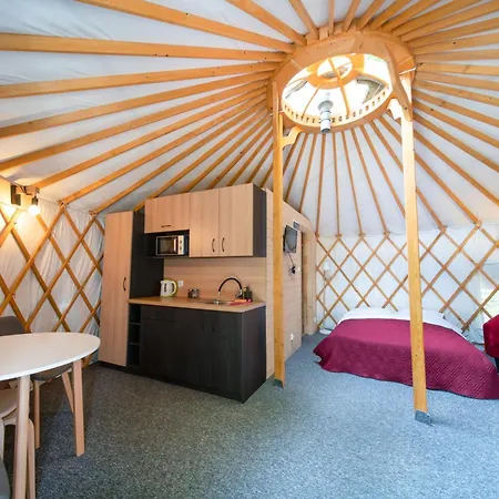 Luxe tent Glamping Dolina Zawadka (Bieszczady)